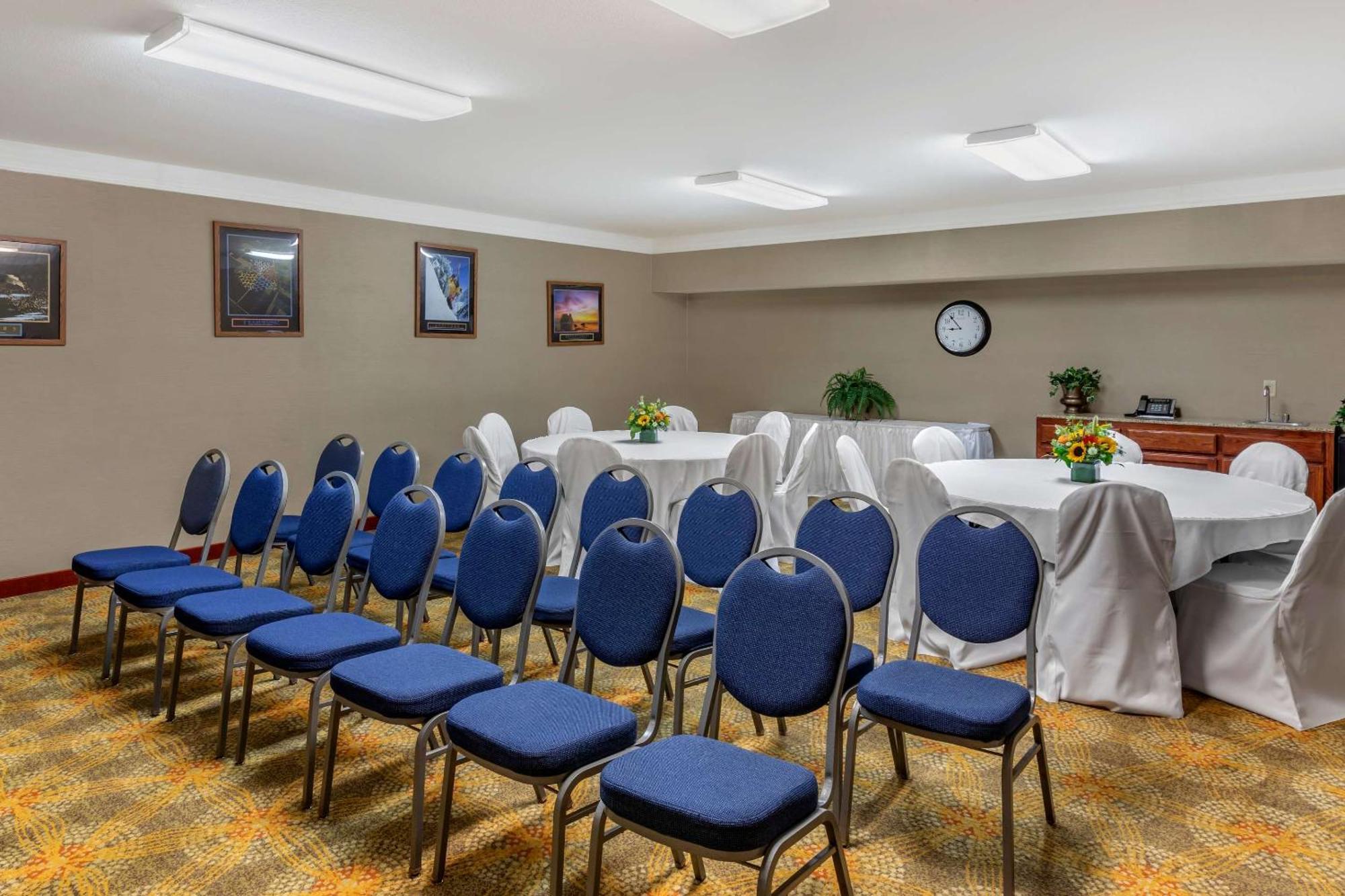Comfort Suites Visalia - Convention Center Dış mekan fotoğraf