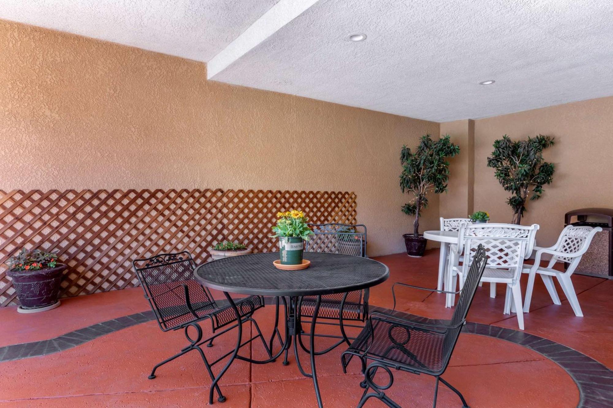 Comfort Suites Visalia - Convention Center Dış mekan fotoğraf