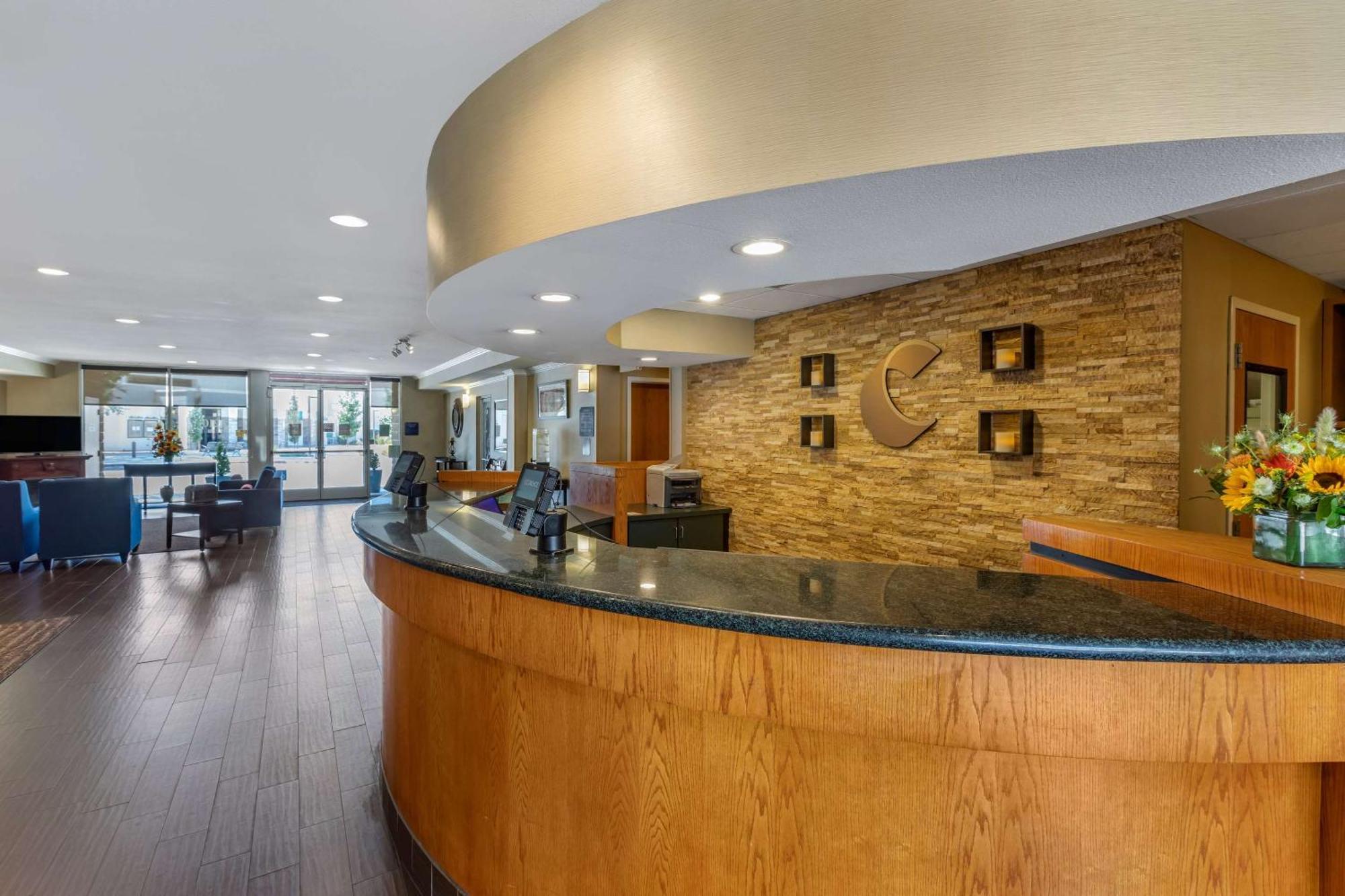 Comfort Suites Visalia - Convention Center Dış mekan fotoğraf