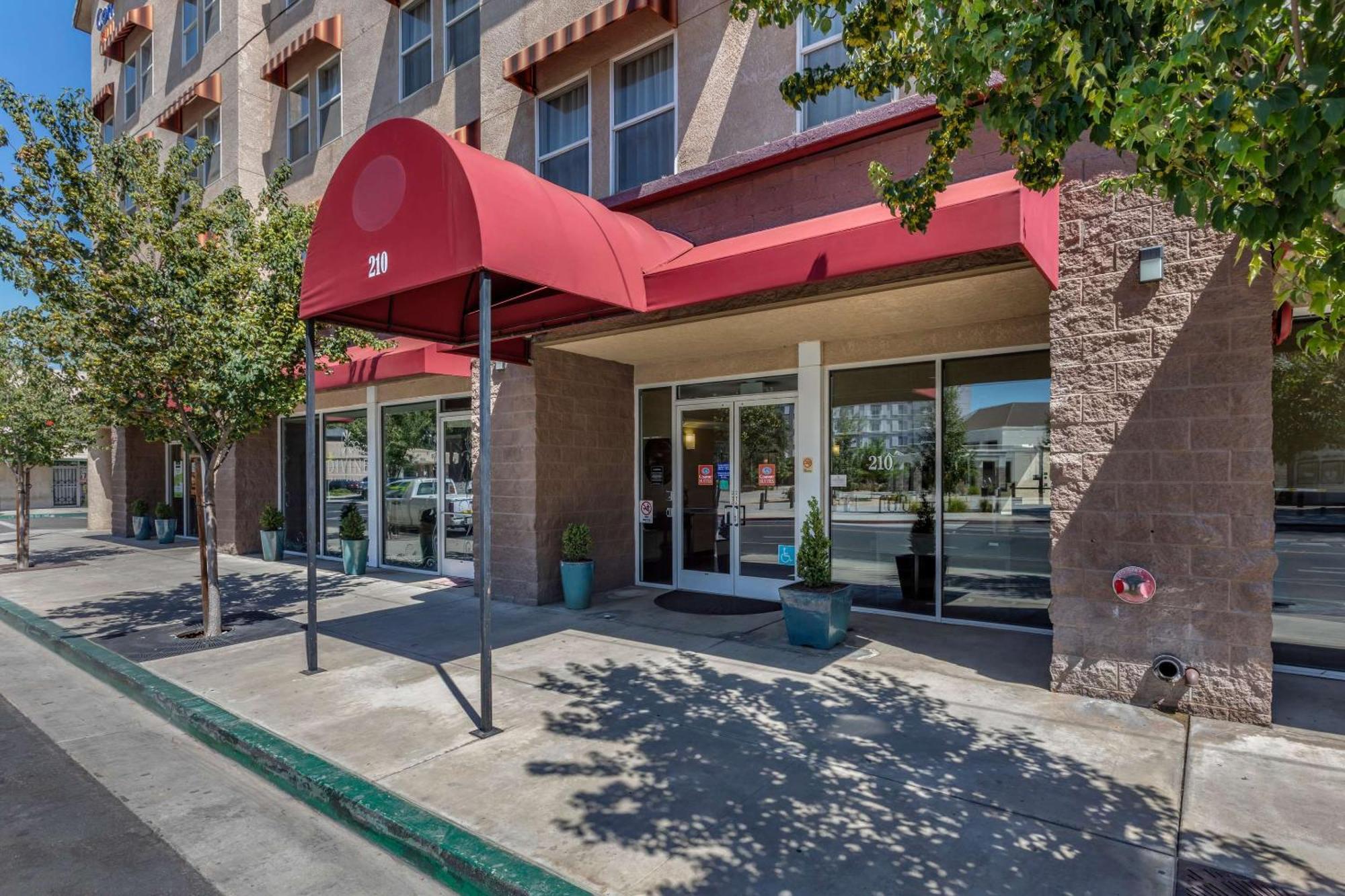 Comfort Suites Visalia - Convention Center Dış mekan fotoğraf
