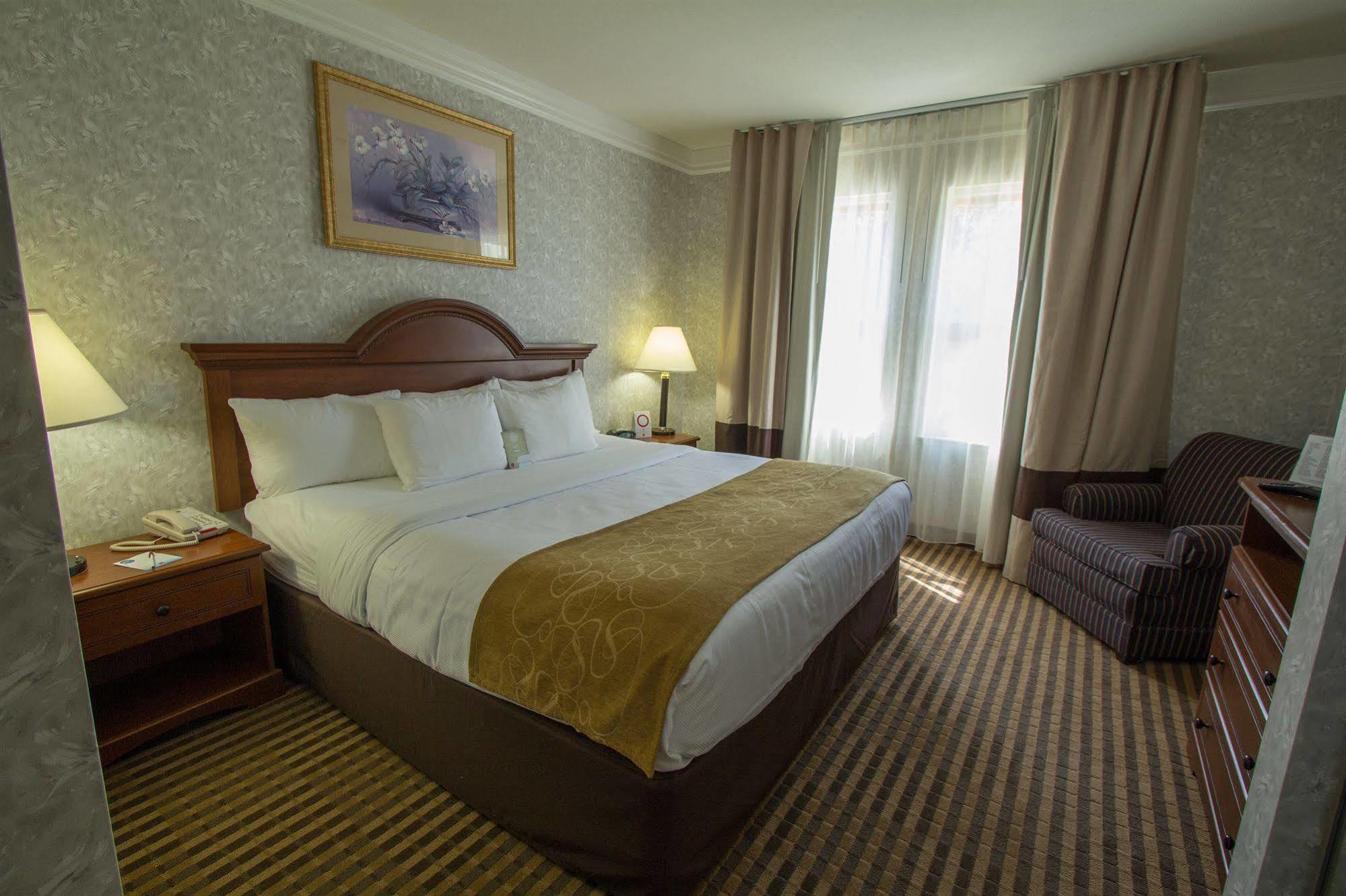 Comfort Suites Visalia - Convention Center Dış mekan fotoğraf